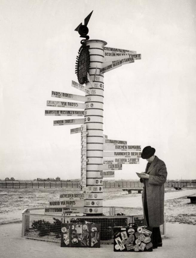 Signing post at Schiphol airport